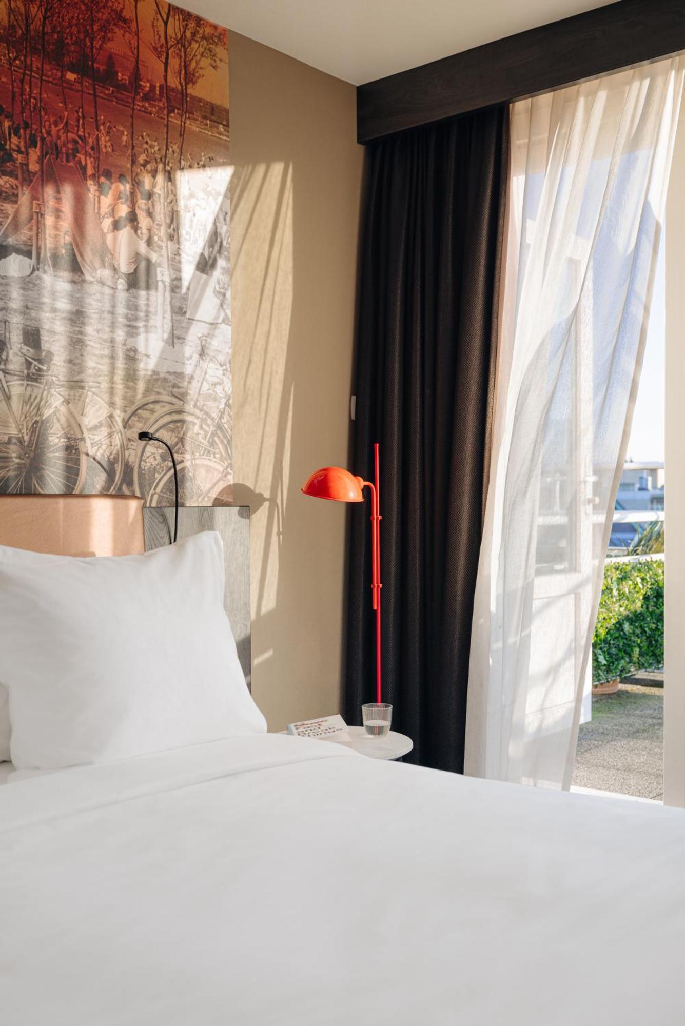 Savoy Hotel Ротердам Екстериор снимка